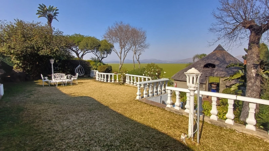 6 Bedroom Property for Sale in Kosmos North West